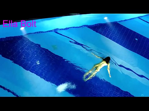 ❤️ Non posso smettere di guardare, giovane bionda catturata nuotare nuda nella piscina del resort ELLA BOLT ❤ Video di sesso di qualitàal it.onlyhdporn.ru ❤️