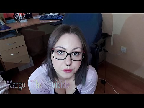 ❤️ Ragazza sexy con gli occhiali succhia il dildo profondamente sulla macchina fotografica ❤ Video di sesso di qualitàal it.onlyhdporn.ru ❤️